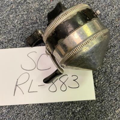 Zebco 33 reel, metal foot