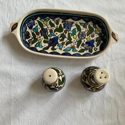 Salt & Pepper shaker with tray