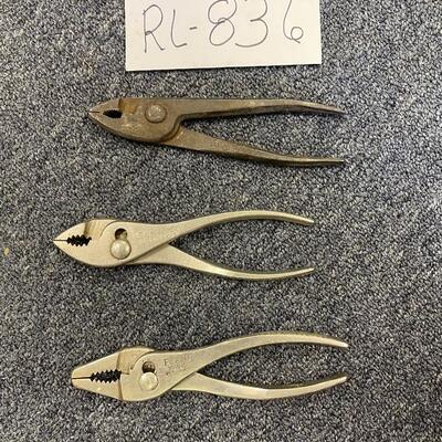 Set of pliers