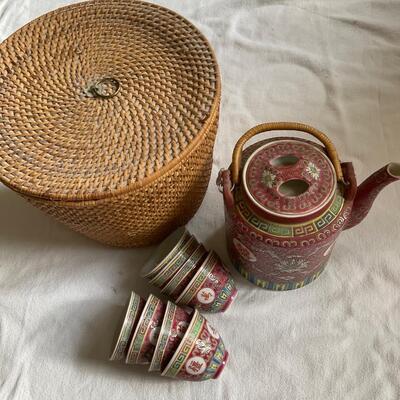 Asian teapot & cups with basket