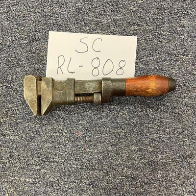 Monkey wrench