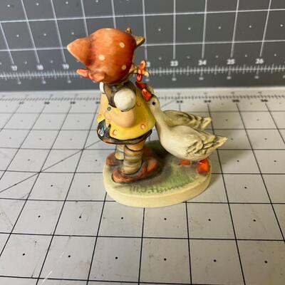 Hummel Figurine, Girl With Geese 