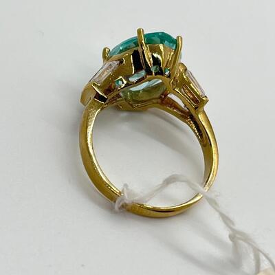 LOT 54: Sterling Silver Green Apatite & CZ Size 8 Ring