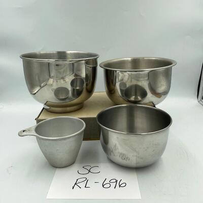 Set of 3 stainless steel bowl& Ekco 1 cup