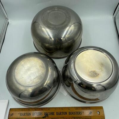 Set of 3 stainless steel bowl& Ekco 1 cup