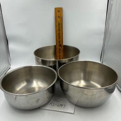 Set of 3 stainless steel bowl& Ekco 1 cup