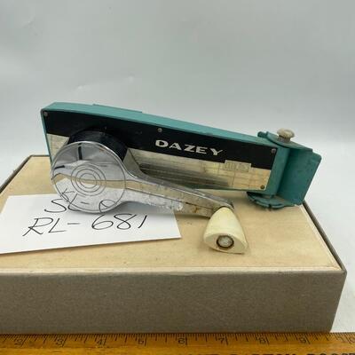 Daley D can opener w/ wall mount