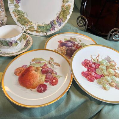 Vintage new Orchard German display plate, cup Suacer