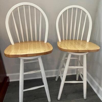 Set of 2 swivel wood bar stools