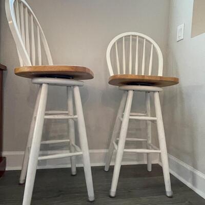 Set of 2 swivel wood bar stools