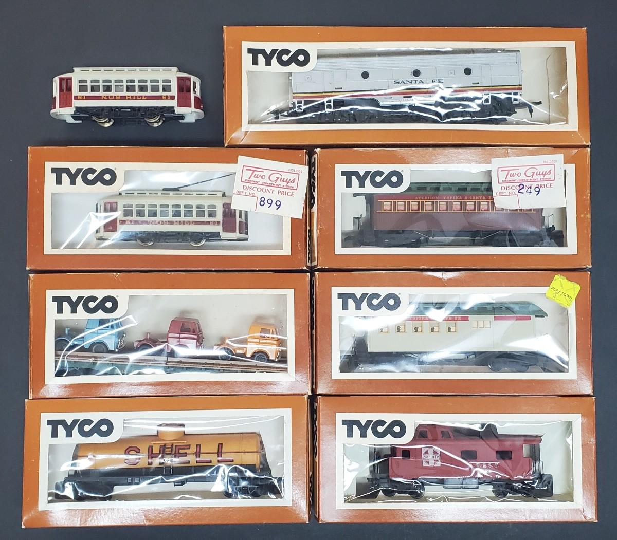 LOT 60G: Assortment of Vintage TYCO Trains, Train Cars, and Cabooses ...