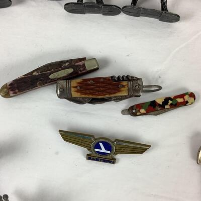 5218 Indians & Cowboys True Life-Me of the West Series Metal Miniatures & Other Vintage Items