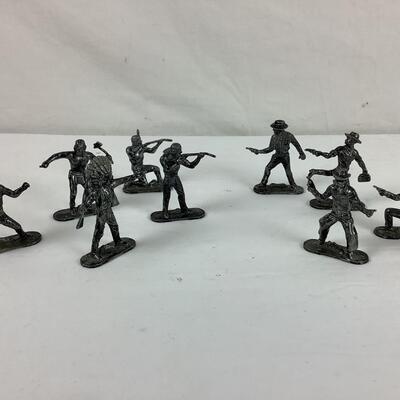 5218 Indians & Cowboys True Life-Me of the West Series Metal Miniatures & Other Vintage Items