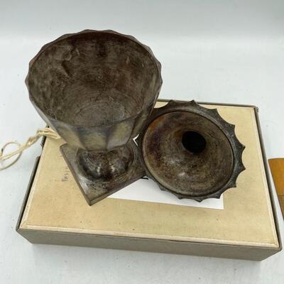 Metal urn with lid