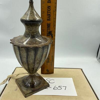 Metal urn with lid
