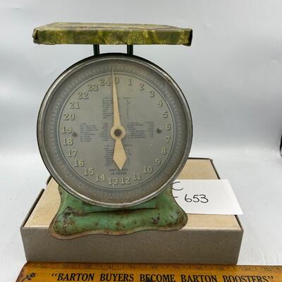 Vintage kitchen scale