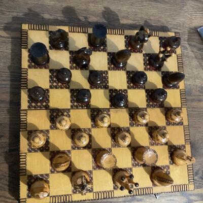 Wooden chess board & pieces