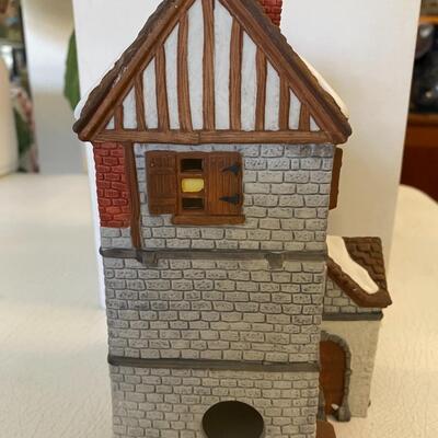 Department 56 ~ The Poulterer