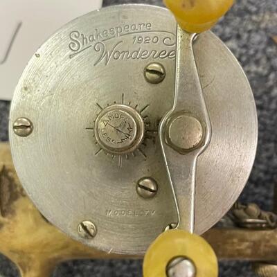 Shakespeare 1920 wondereel model fk & metal rod