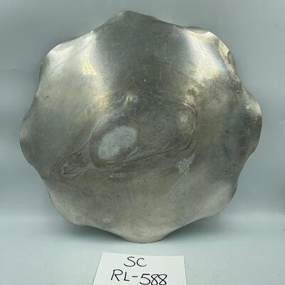 Aluminum fish serving tray