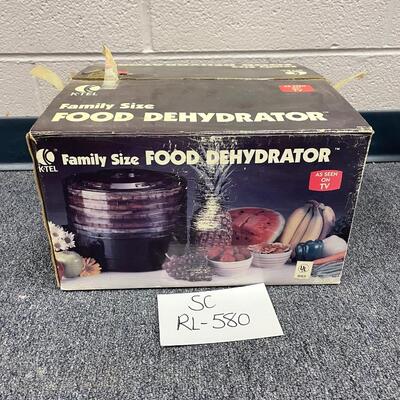 Food dehydrator