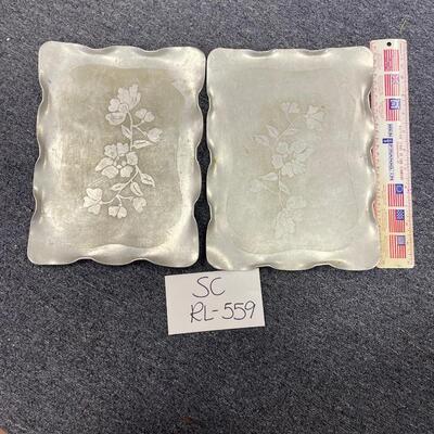 Set of 2 rectangular aluminum trays
