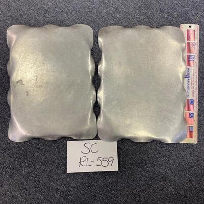 Set of 2 rectangular aluminum trays