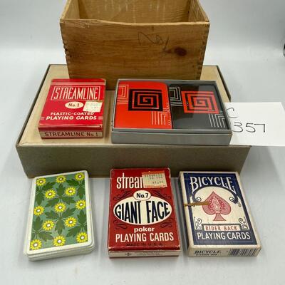 Lot of vintage playing cards