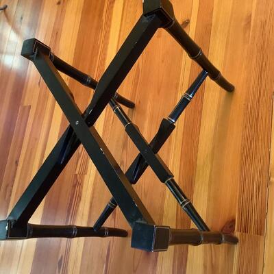 Table with tray and collapsible base