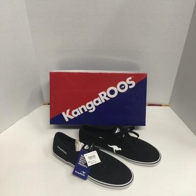 Kangaroos tennis shoes - New size 8 - black