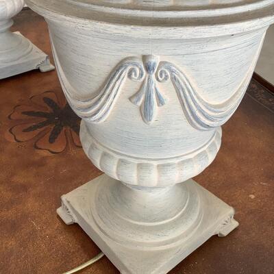 2 decorative lamps with metal bases