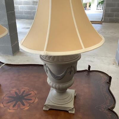 2 decorative lamps with metal bases