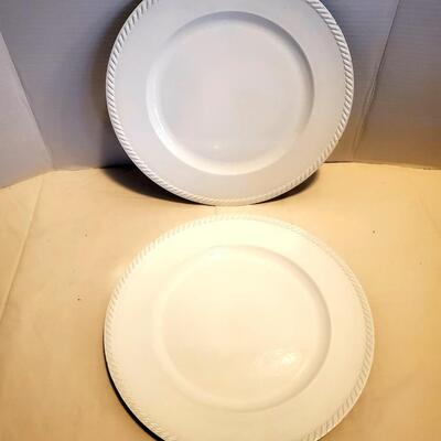 5 Decorative Acrylic Charger Plates - Gold/White