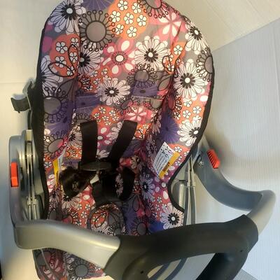 Car Seat With Base - Very good condition