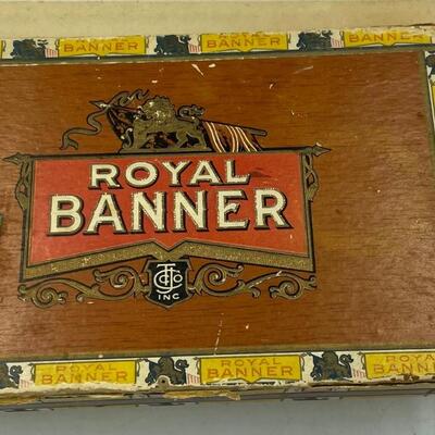 Royal Banner cigar box