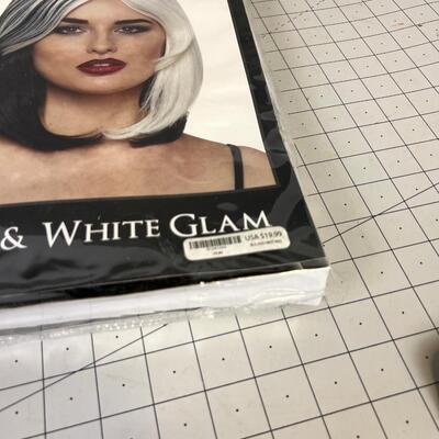 NEW Black & White Glam Wig