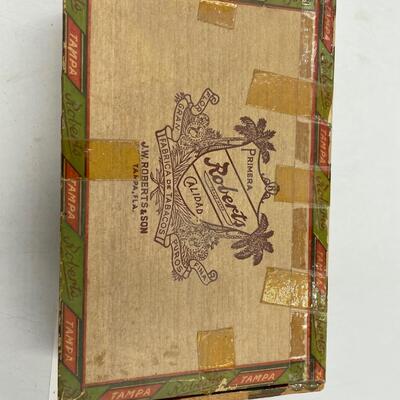 Roberts & Son cigar box