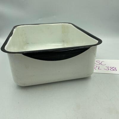 Vintage enamelware with lid