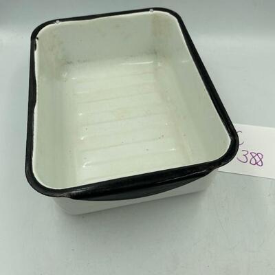 Vintage enamelware with lid