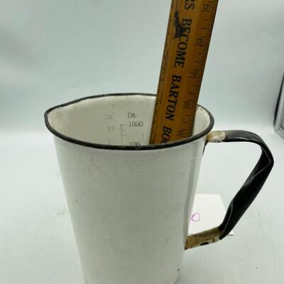Enamel qt pitcher