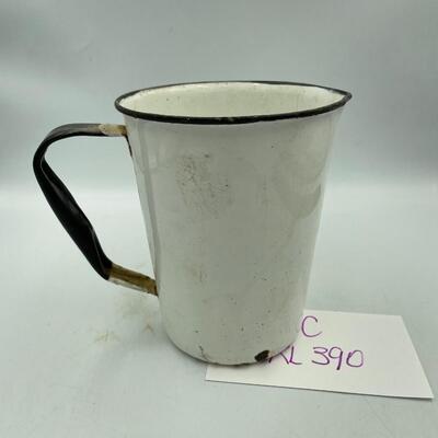 Enamel qt pitcher