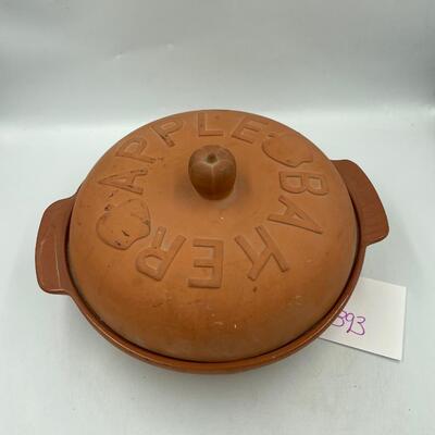 Terra cotta Apple baker pot casserole