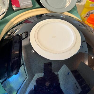 Cuisinart electric wok, large ceramic bowl and lazy Susan Aerolatte