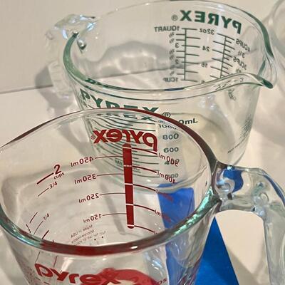 Pyrex, rectangles, bowls, covered casserole measuring cups