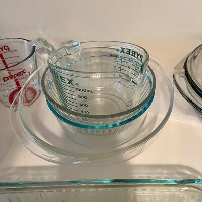 Pyrex, rectangles, bowls, covered casserole measuring cups