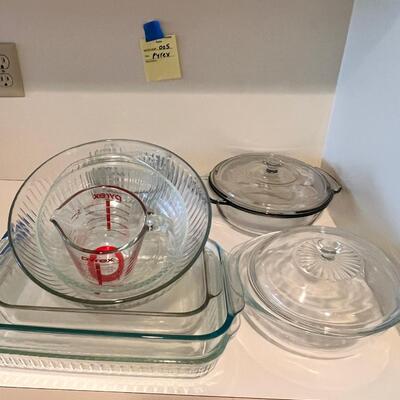 Pyrex, rectangles, bowls, covered casserole measuring cups