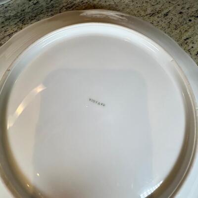 Antique and collectible vintage plates. 1975 Precious Moments