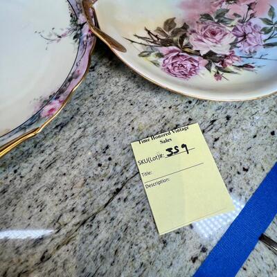 Antique and collectible vintage plates. 1975 Precious Moments