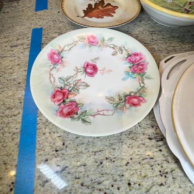 Antique and collectible vintage plates. 1975 Precious Moments