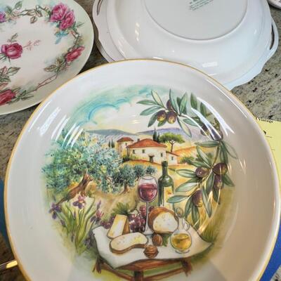 Antique and collectible vintage plates. 1975 Precious Moments